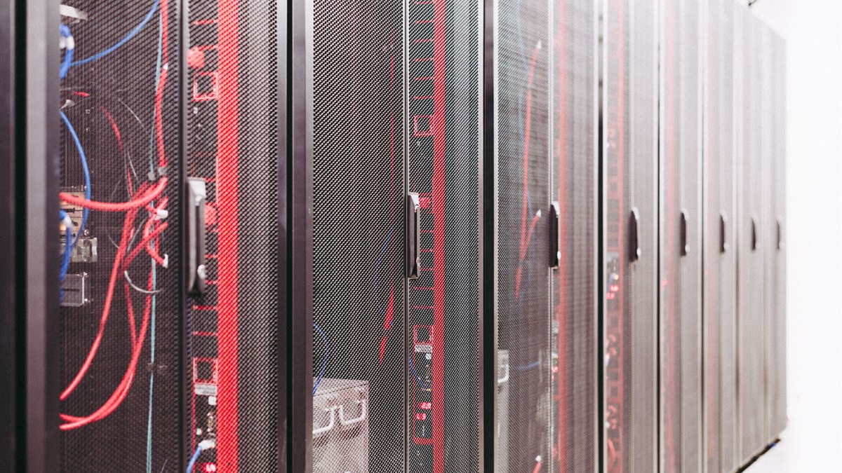 VPS 建站与运维指南：SSH、安全、脚本与备份