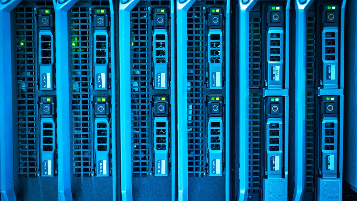 欧洲云 VPS 对比：Hetzner、Netcup、Vultr、UpCloud 同配置怎么选